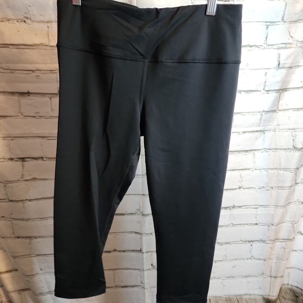 Active Life Black Capri leggings